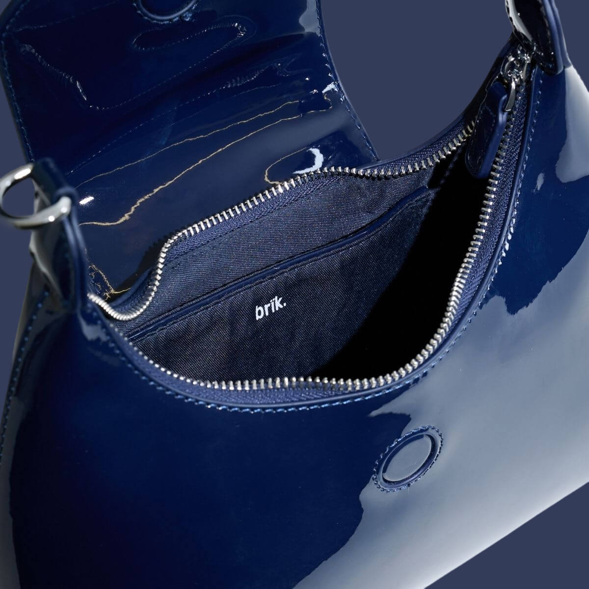 Upsized Chroma in Navy