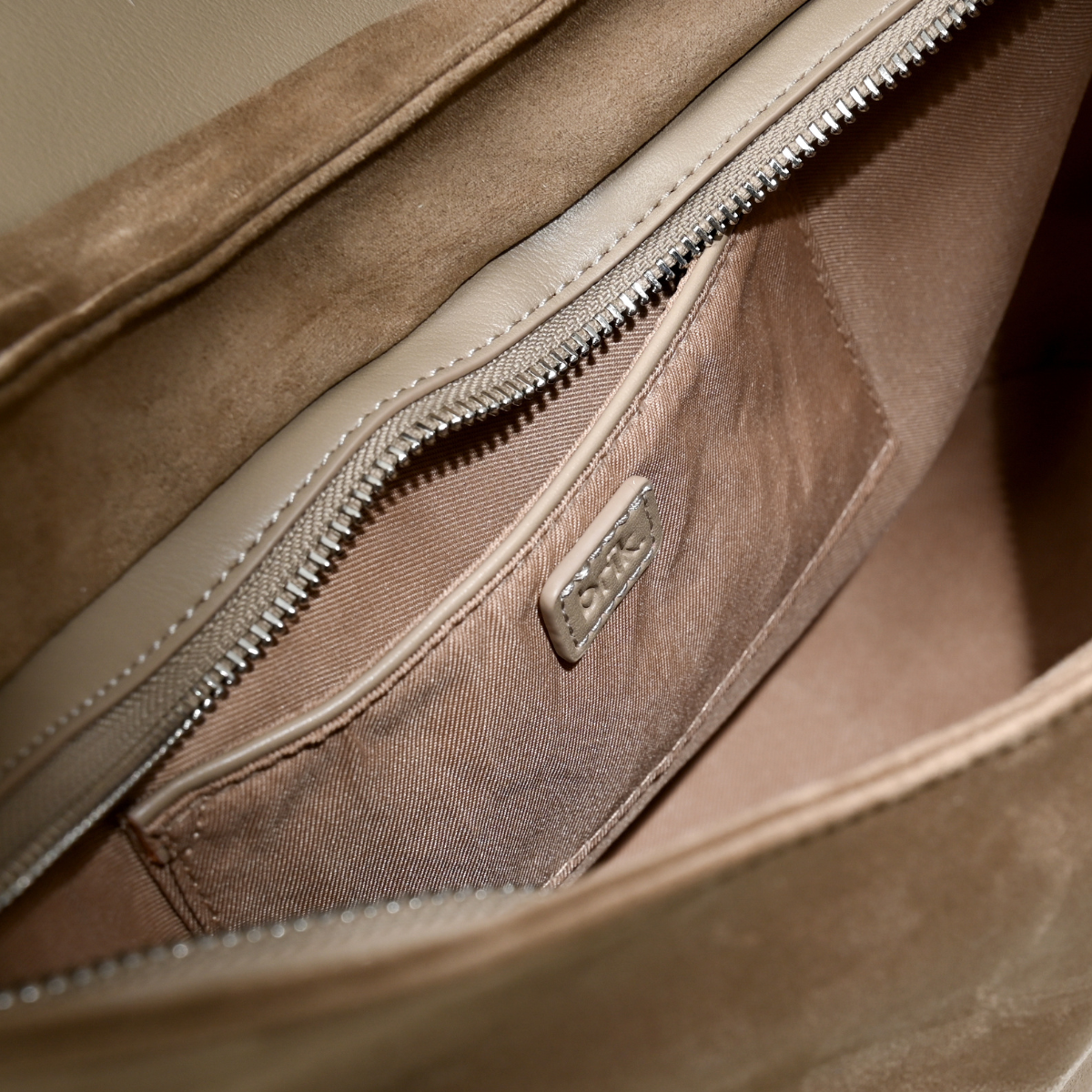 Slouchie Bag in Biscotti