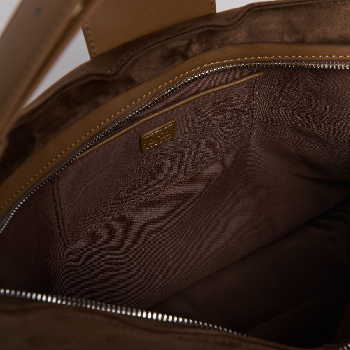 Upsized Slouchie Bag in Toasted