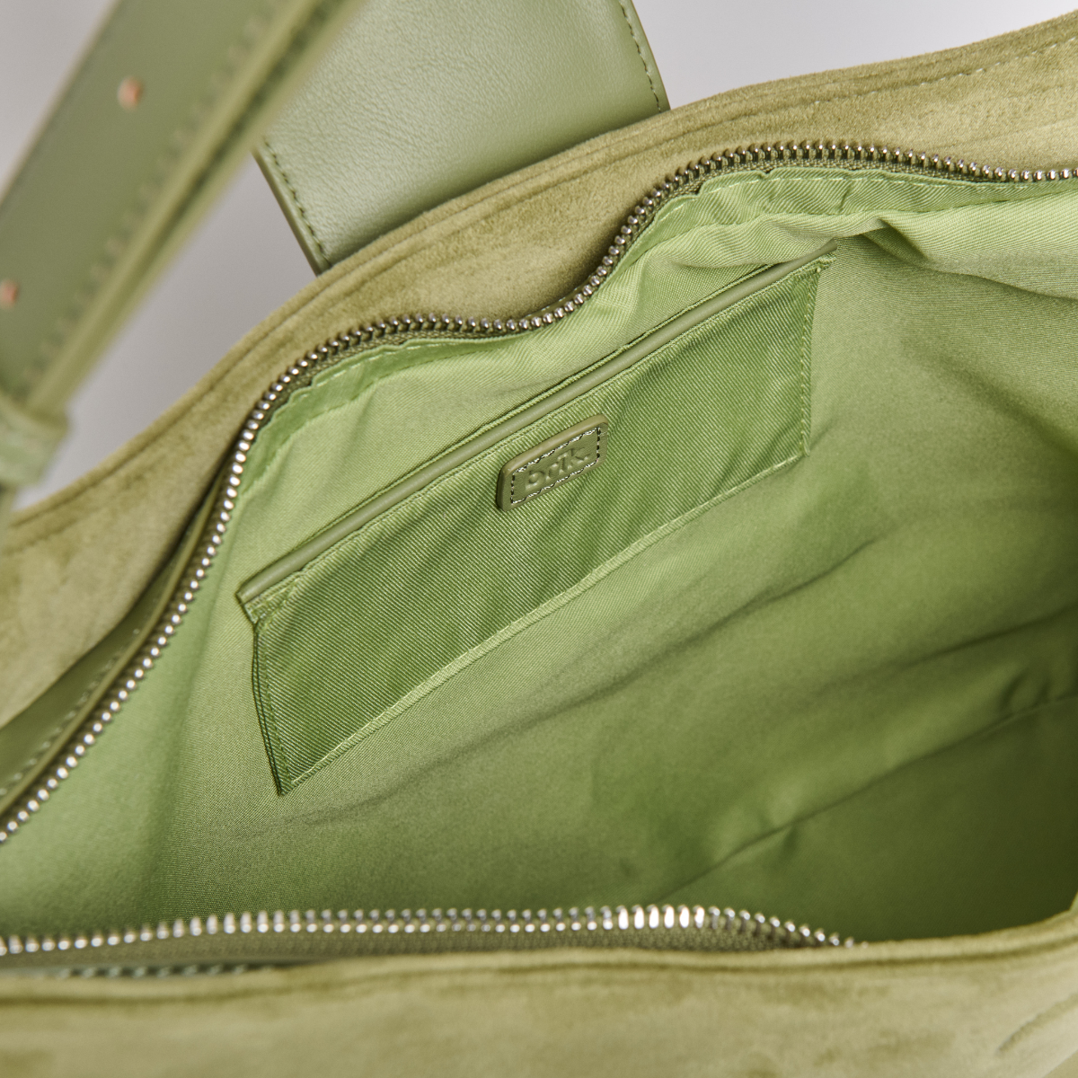 Upsized Slouchie Bag in Pistachio