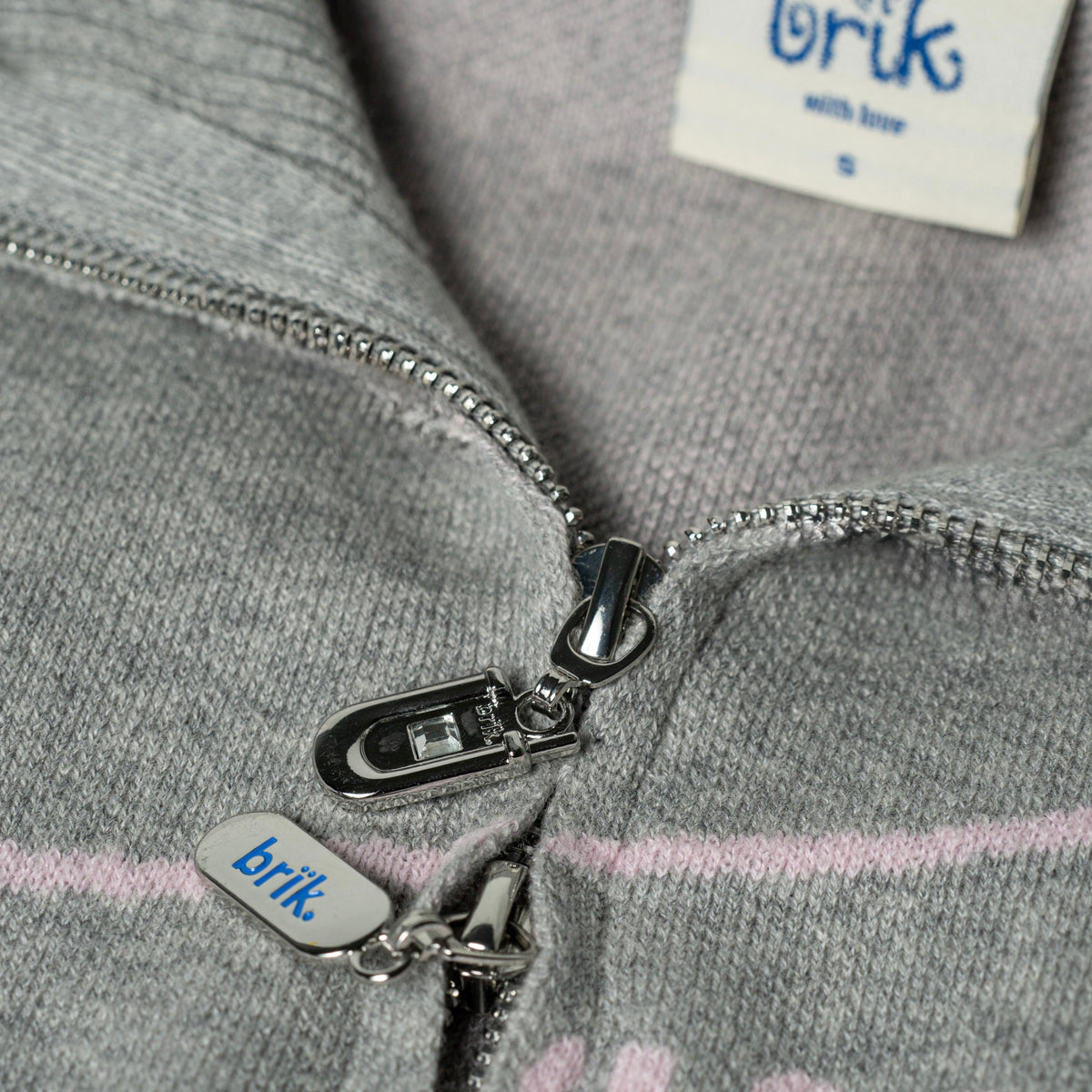 Cardi Knit Pin in Grey
