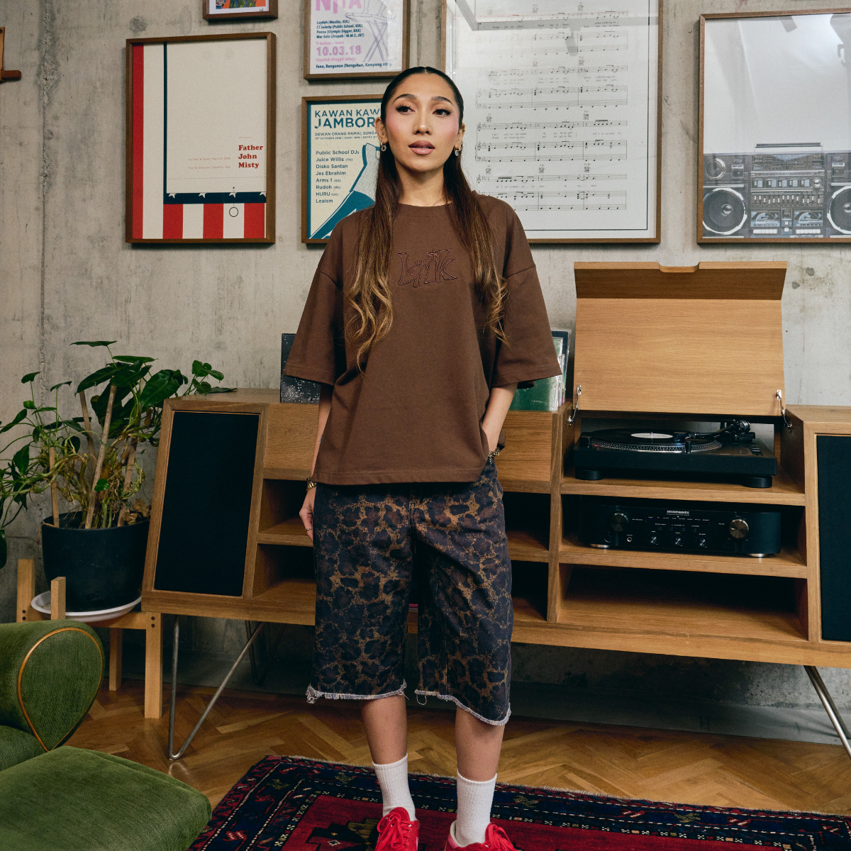 The Boxy Tee in Dark Brown