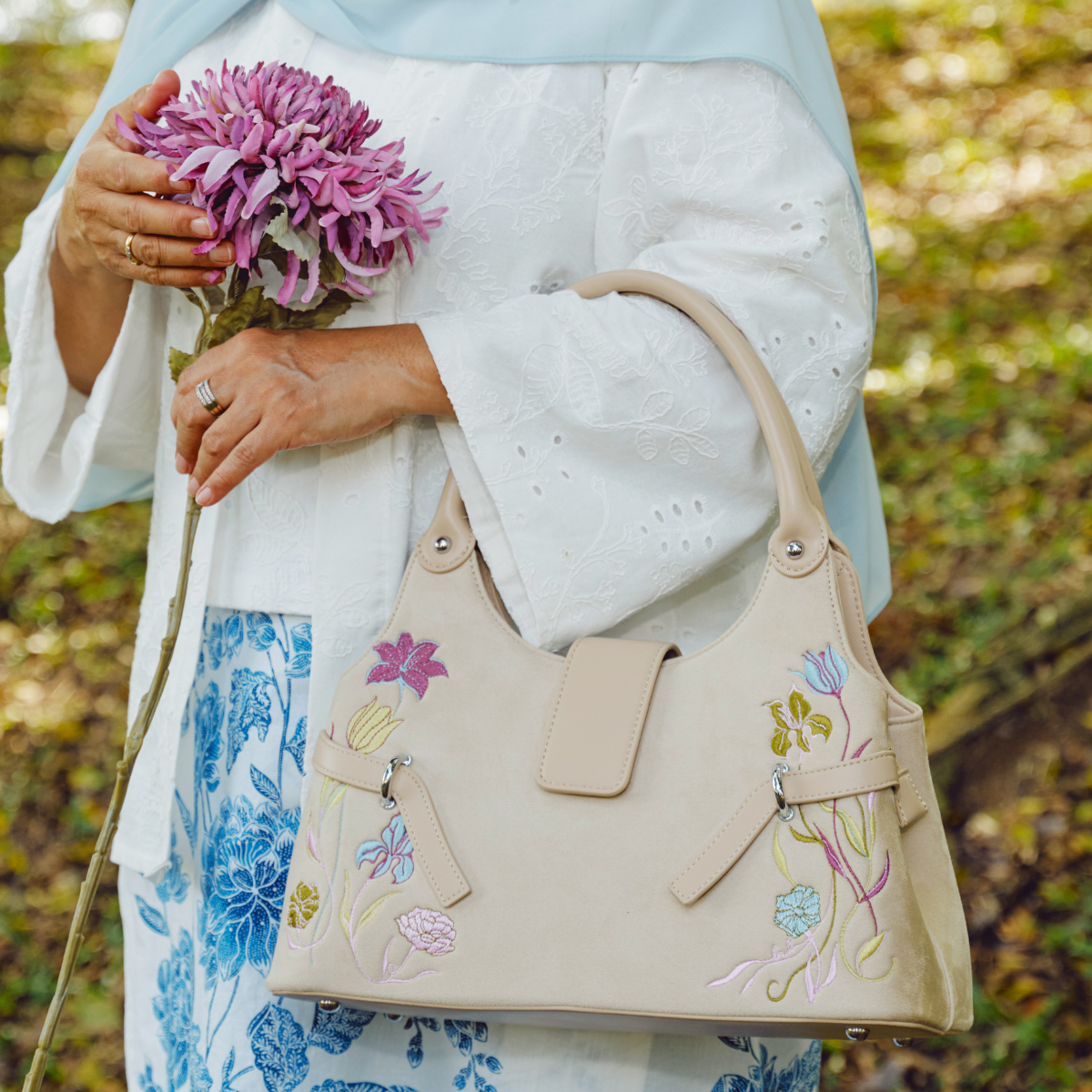 Bunga Hati Bag in Peaches & Creme